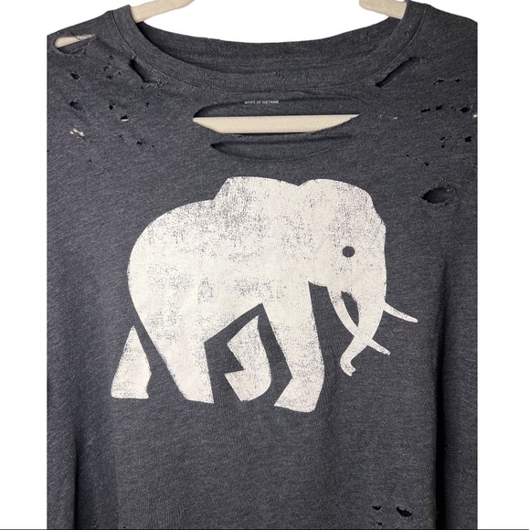 SOLD BANANA REPUBLIC Distressed Elephant Graphic Crop Top - Picture 4 of 10